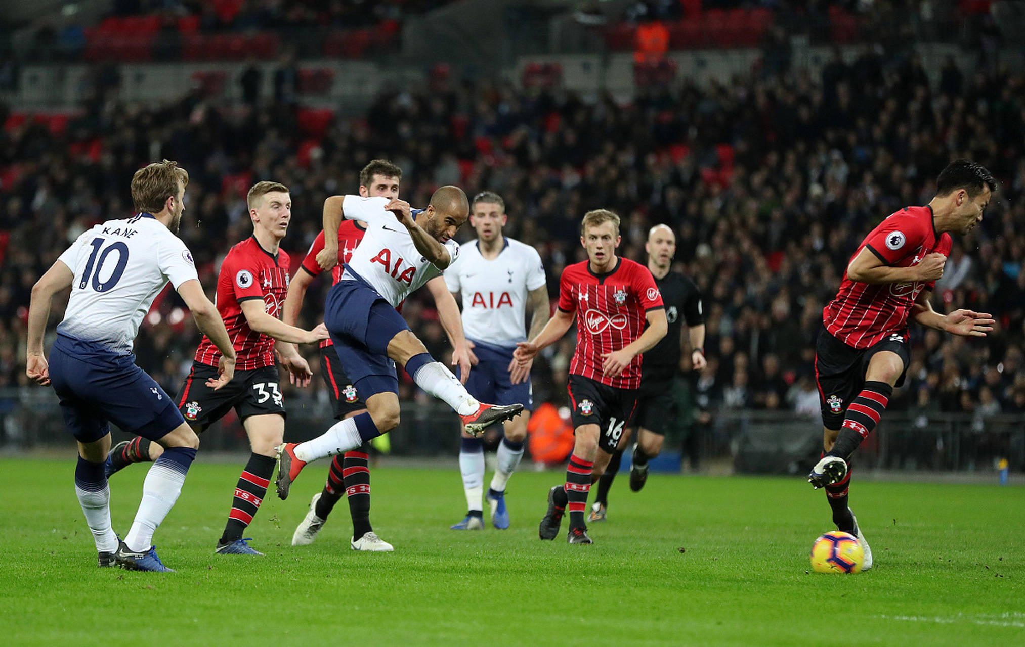 受到许多球 受到许多球